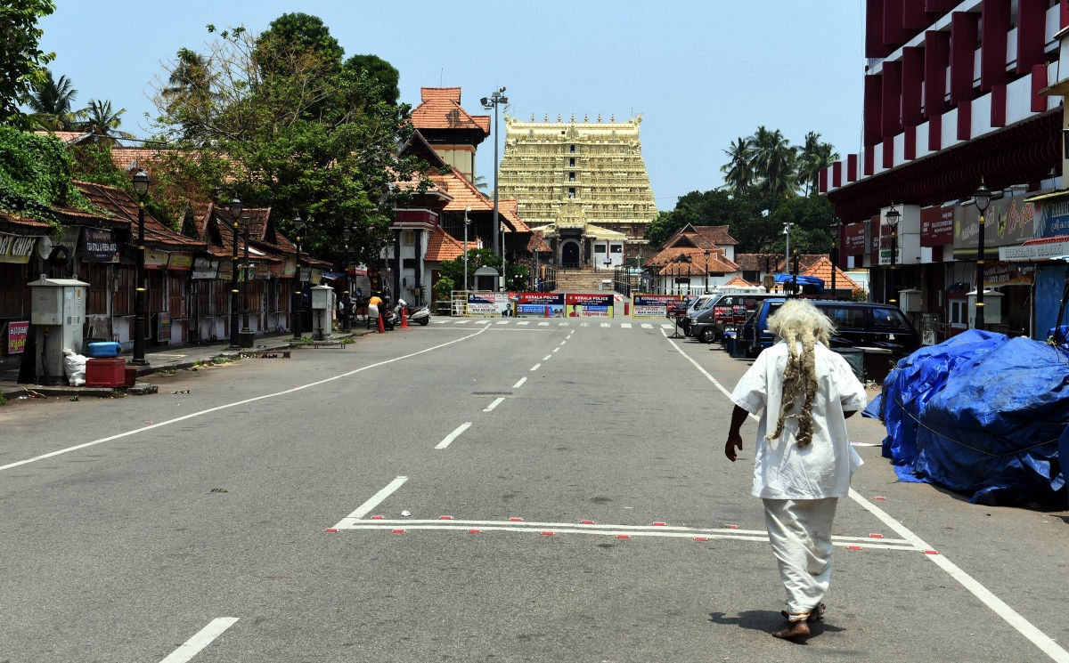 A street in Thiruvananthapuram wears a deserted look during the weekend lockdown on Saturday